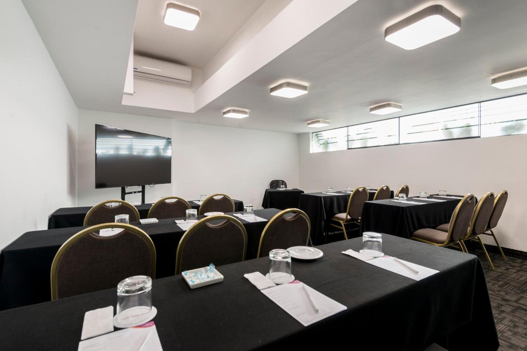 Crowne Plaza Lima By Ihg Exterior foto Meeting room